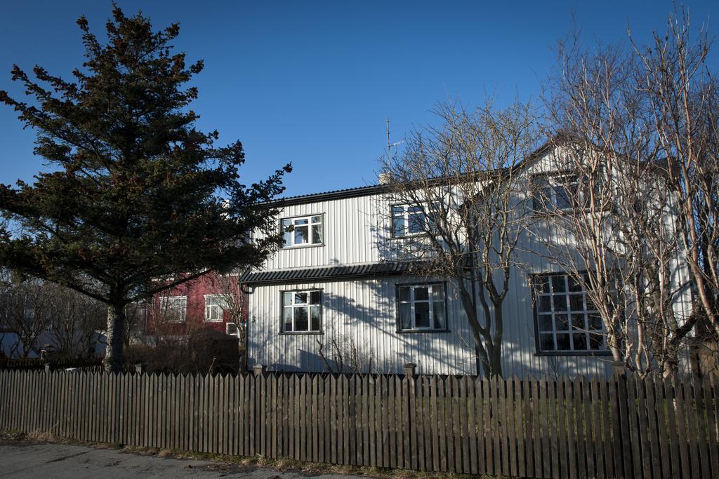 Bed And Books B&B Reykjavík Eksteriør billede